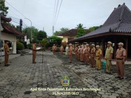 RUTIN MELAKSANAKAN APEL KERJA, SEBELUM MULAI BEKERJA